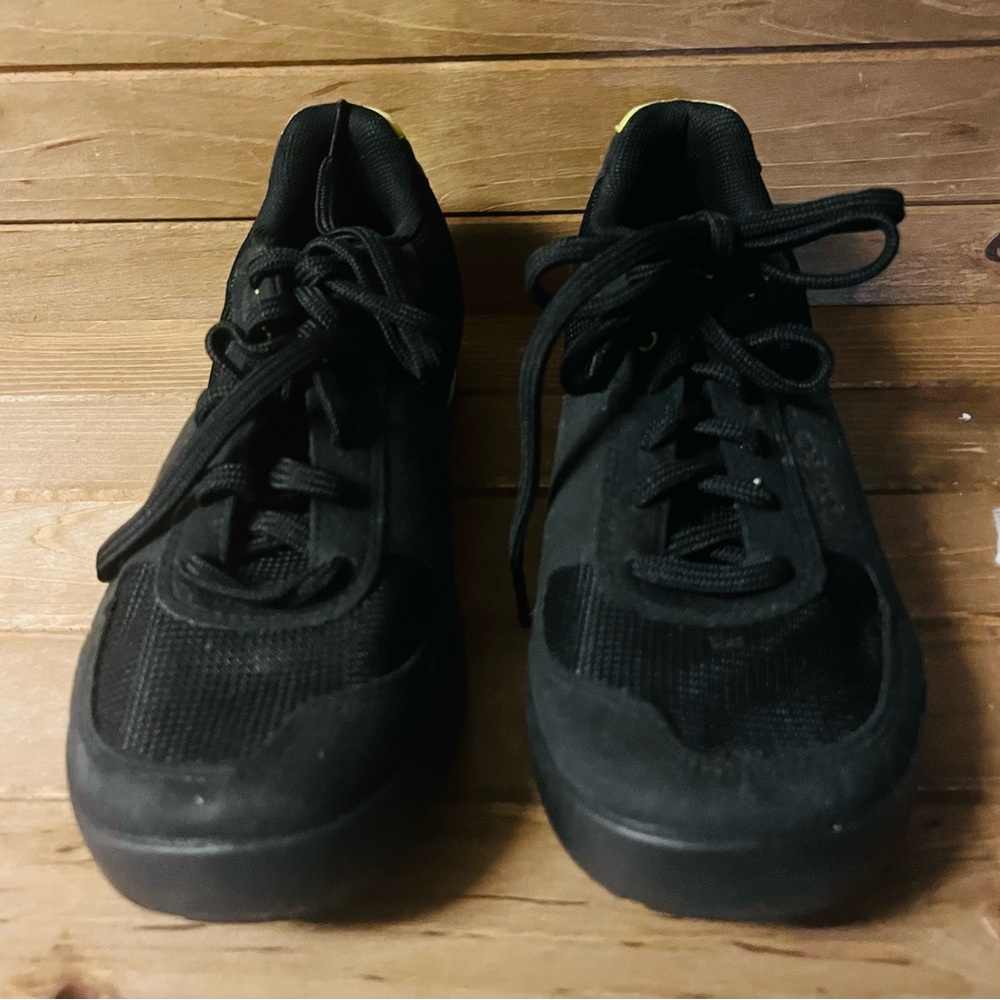 Giro Shoes Wm 8.5US Petra VR Cycling Lace Up Sneaker Black Wild Lime Vibram (30